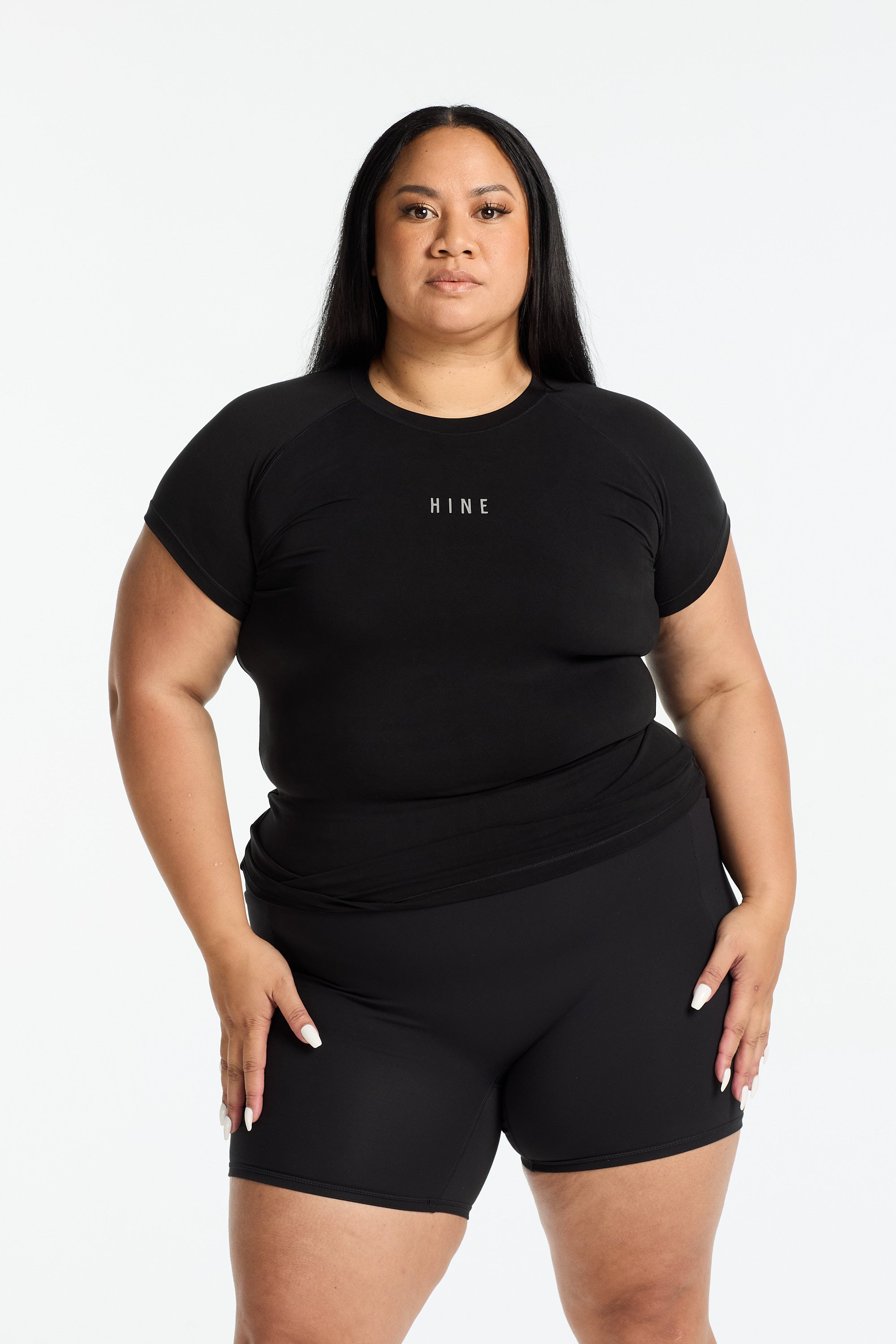 THE ESSENTIAL FULL LENGTH TEE ONYX