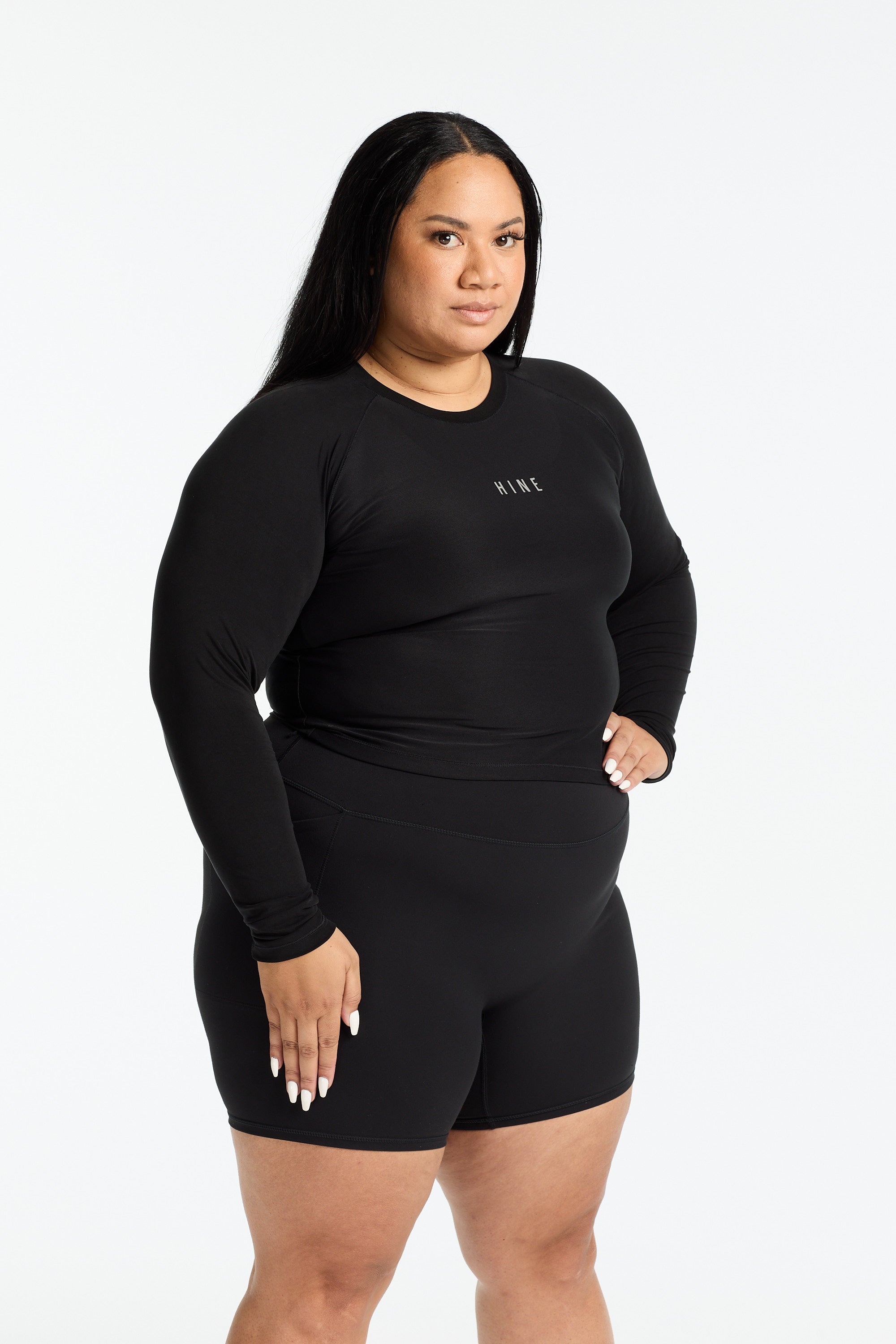 THE ESSENTIAL CROP LONG SLEEVE ONYX