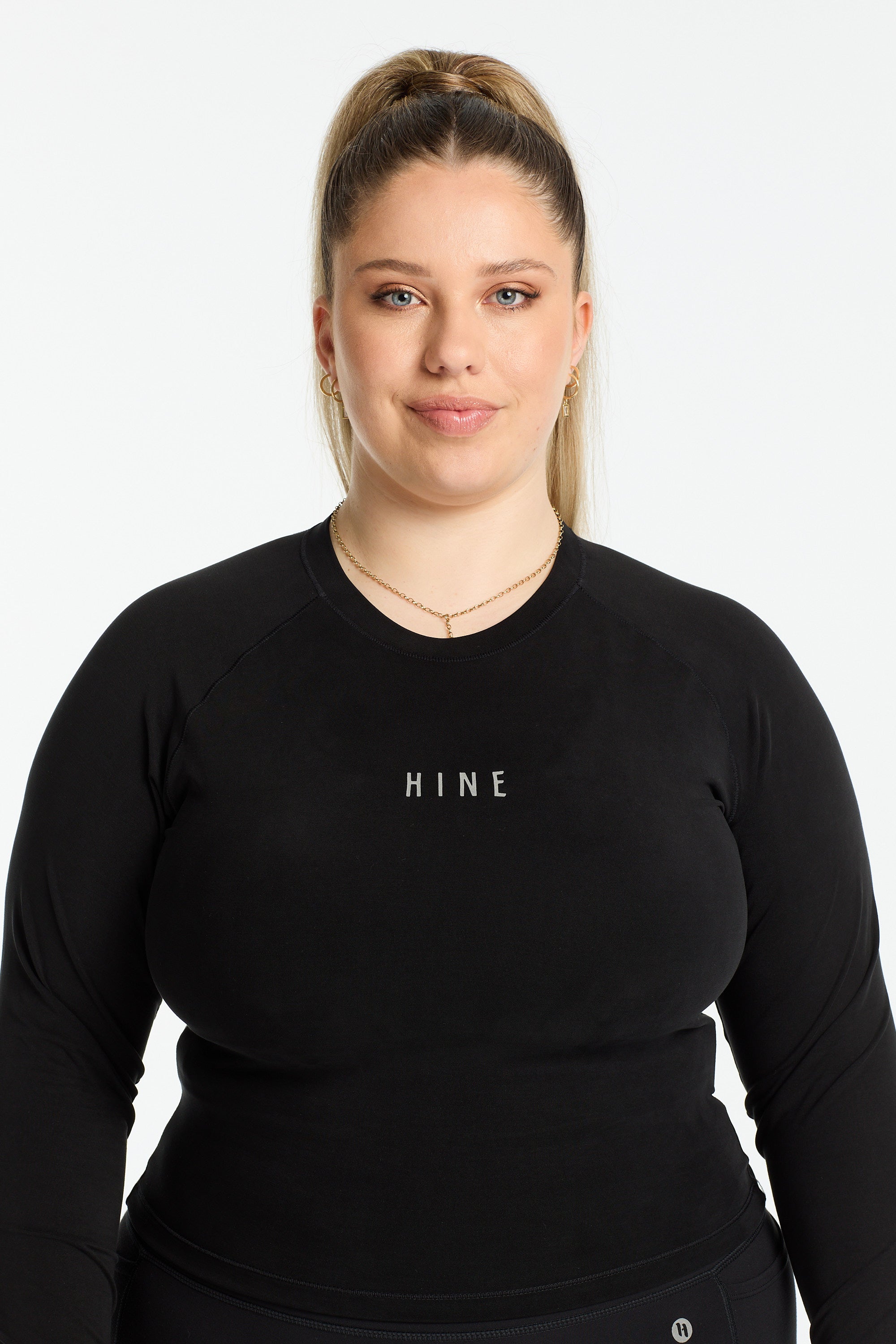 THE ESSENTIAL CROP LONG SLEEVE ONYX