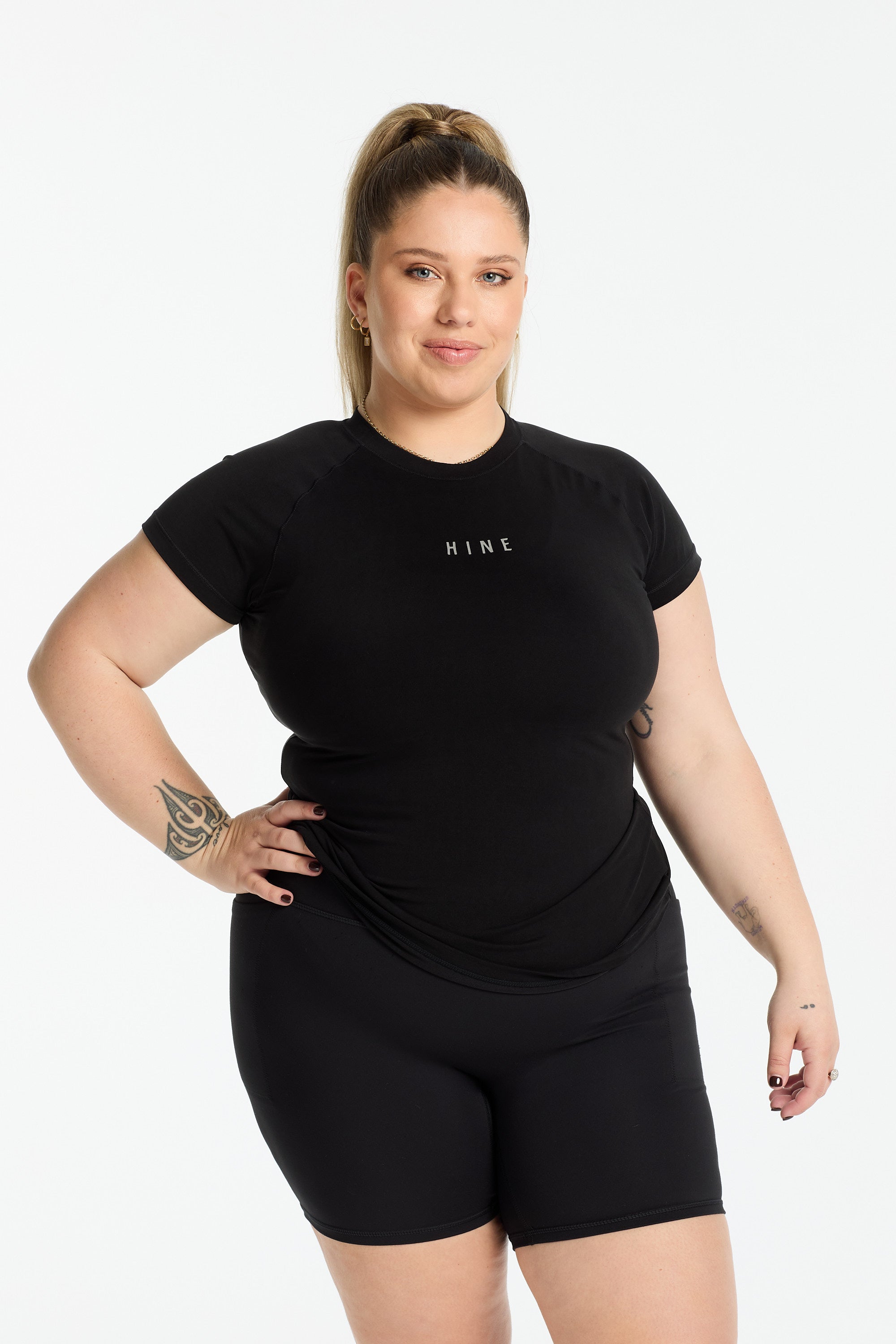 THE ESSENTIAL FULL LENGTH TEE ONYX