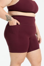 STAPLE W/ POCKET MID SHORT BURGUNDY